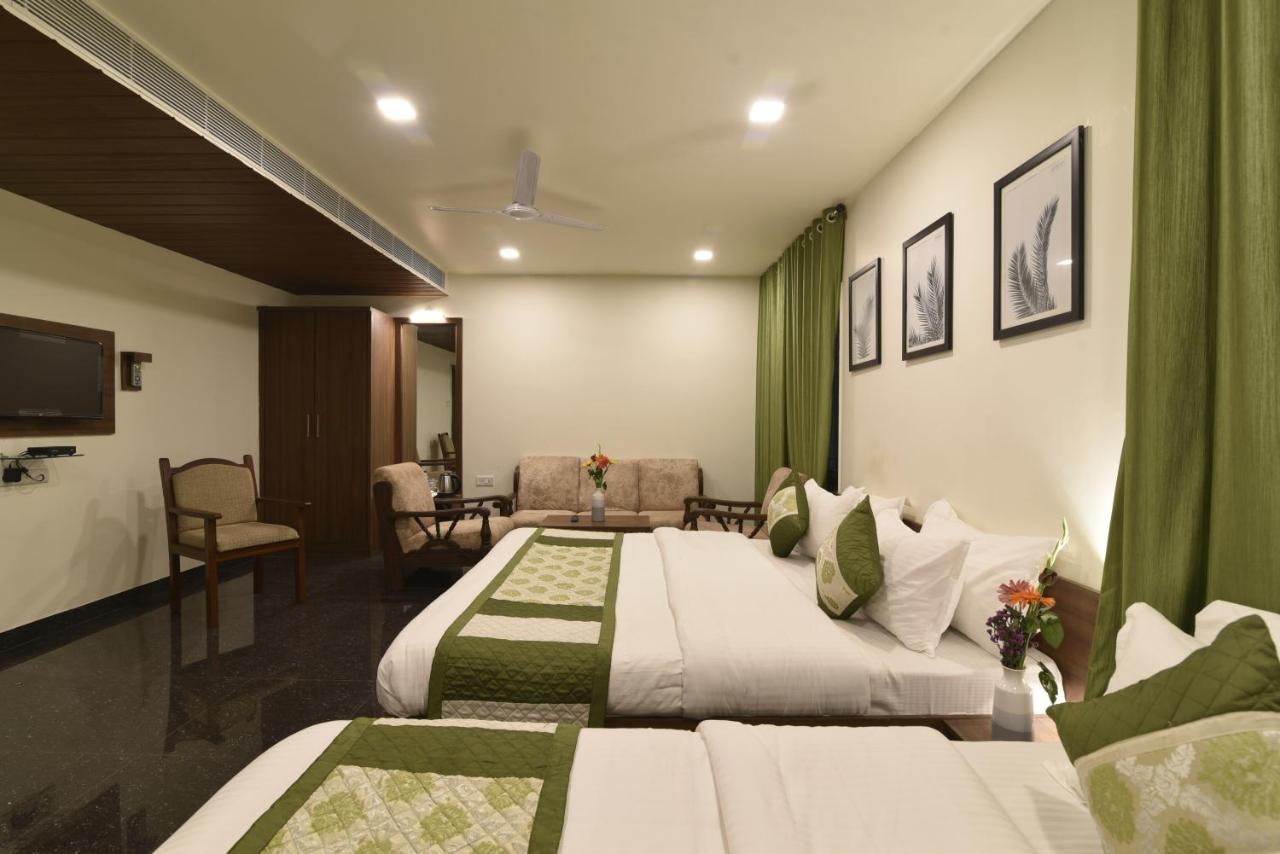Hotel Clove Bijāpur Exterior foto