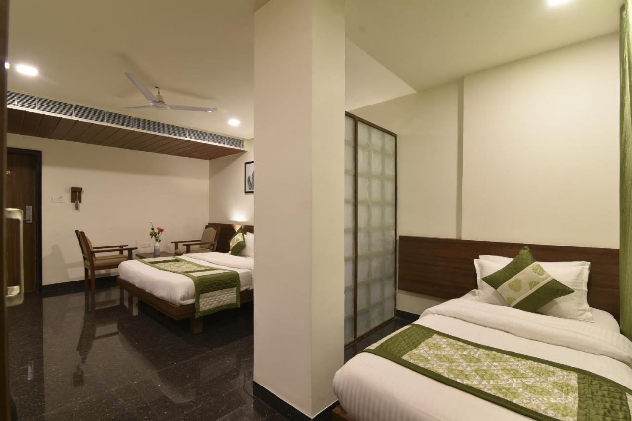 Hotel Clove Bijāpur Exterior foto